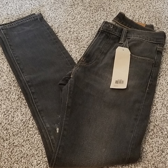 Brand new Levi's slim fit jeans - Picture 1 of 4